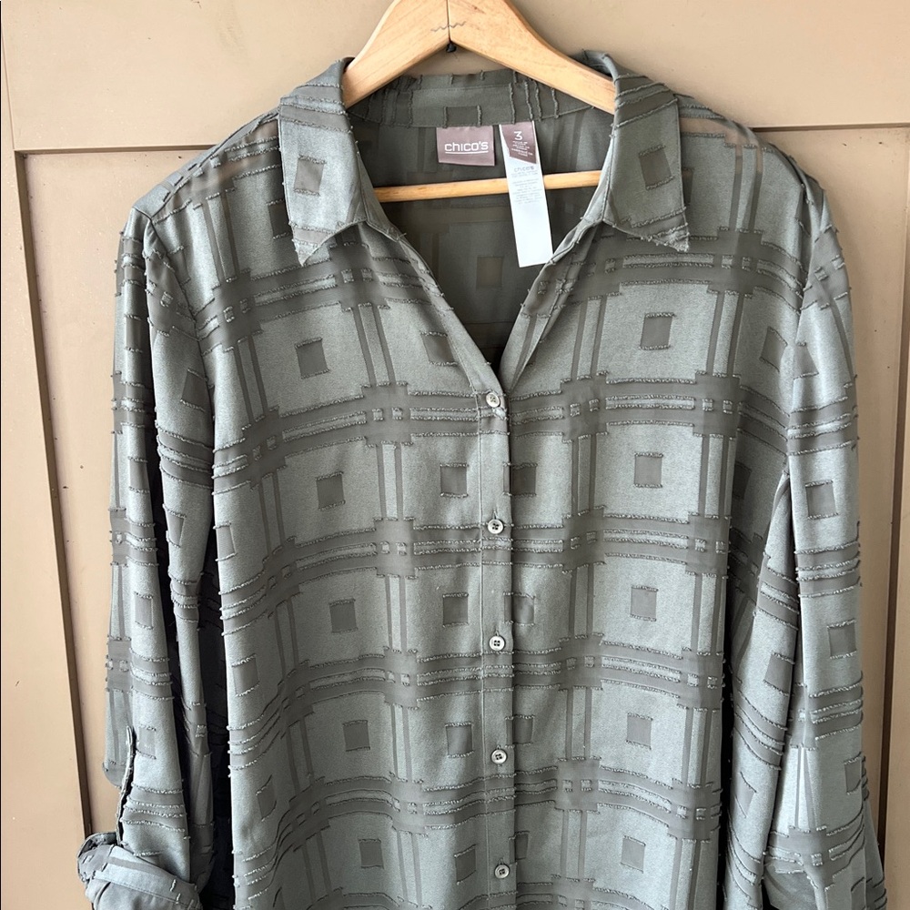 Chico’s XL Army Green Textured Geometric Semi Sheer Button Down Blouse - Picture 9 of 11